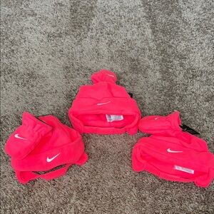 NWT NIKE BABY GIRLS FLEECE BEANIE & MITTEN TRIO